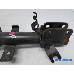 Renault - Clio - Front shock absorber rod, left