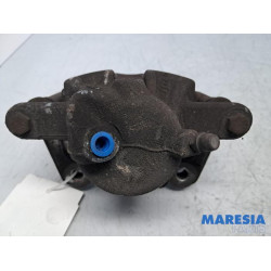 Renault - Clio - Front brake calliper, right