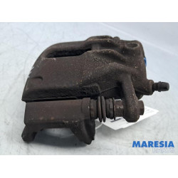 Renault - Clio - Front brake calliper, left