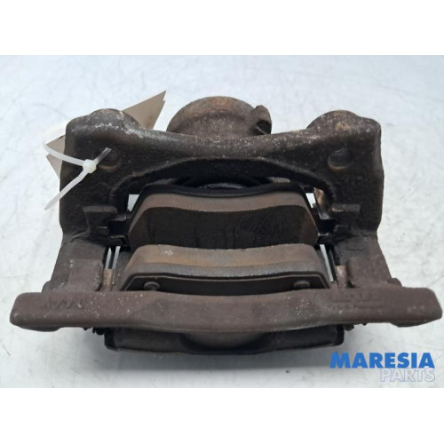 Renault - Clio - Front brake calliper, left