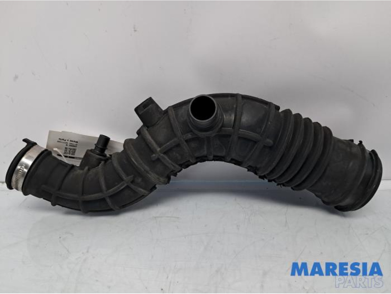 Renault - Clio - Air intake hose