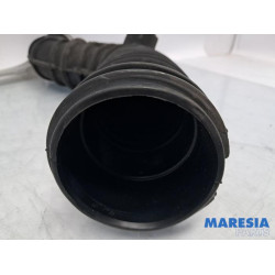 Renault - Clio - Air intake hose
