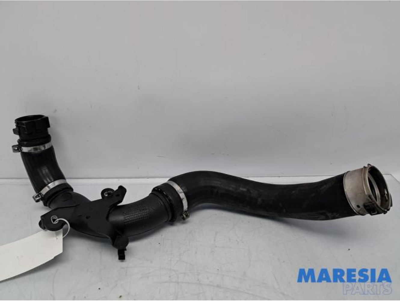 Renault - Clio - Intercooler hose