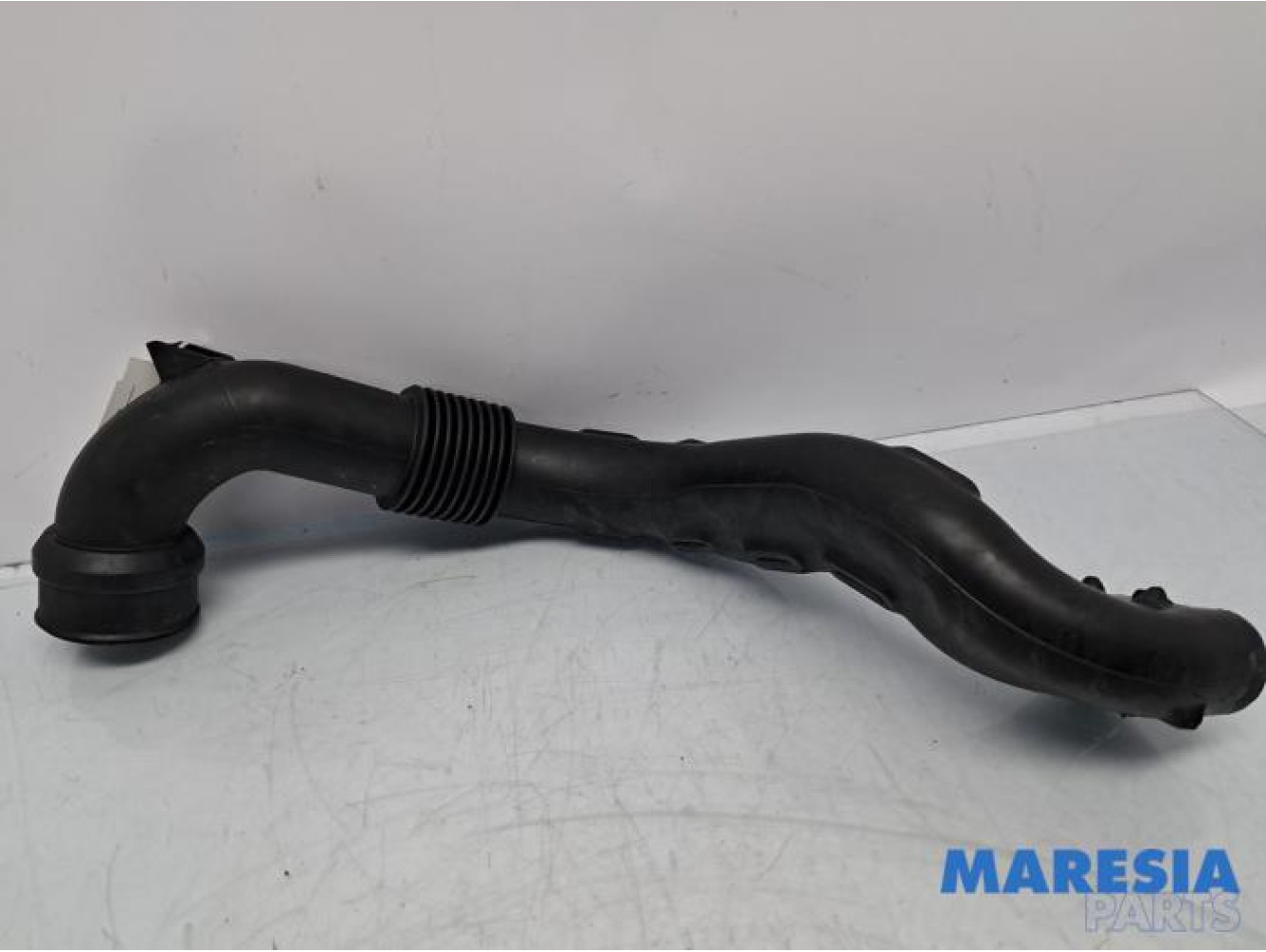 Renault - Clio - Air intake hose