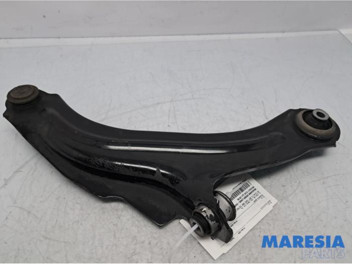 Renault - Clio - Front lower wishbone, left