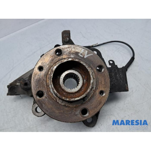 Renault - Clio - Fusee links-voor