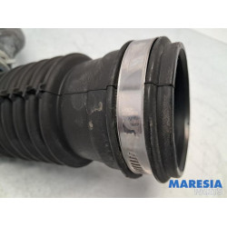 Renault - Clio - Air intake hose