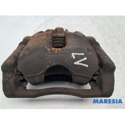 Renault - Clio - Front brake calliper, left