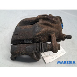 Renault - Clio - Front brake calliper, left