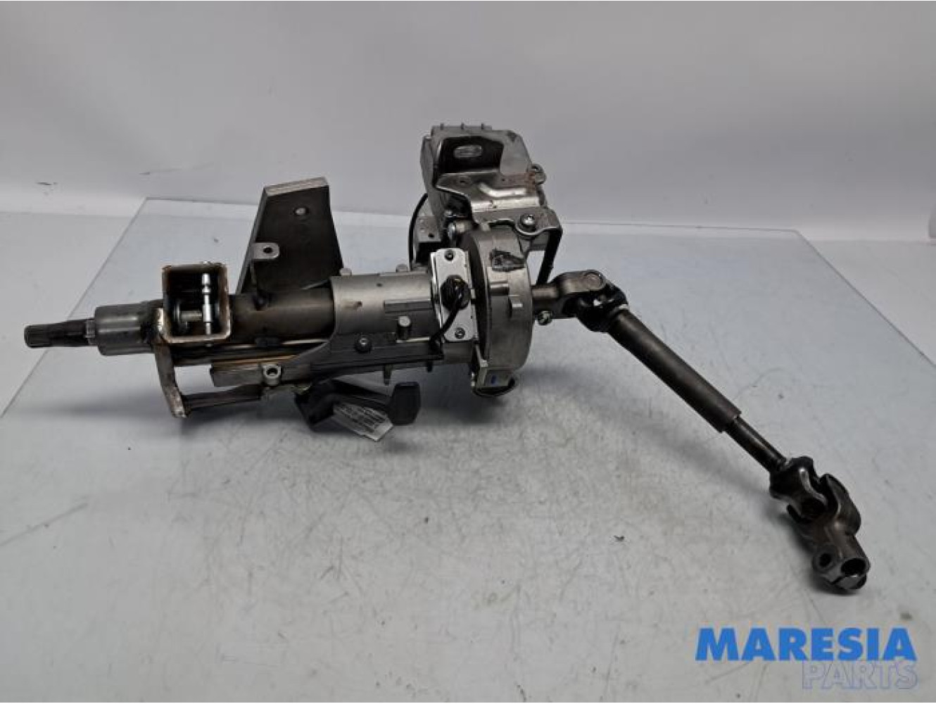 Renault - Clio - Steering column housing