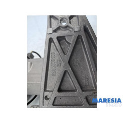 Renault - Clio - Steering column housing