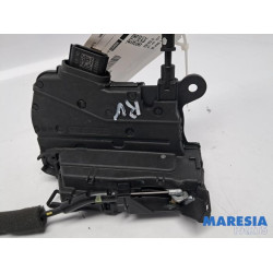 Renault - Clio - Front door lock mechanism 4-door, right