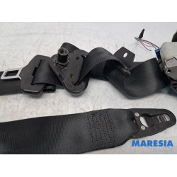 Renault - Clio - Front seatbelt, left
