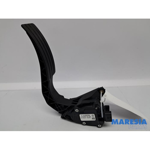 Renault - Clio - Accelerator pedal