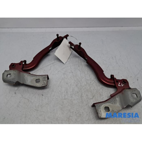 Alfa Romeo - Giulia - Motorhaube Scharnier