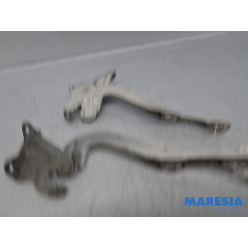 Opel - Karl - Bonnet Hinge
