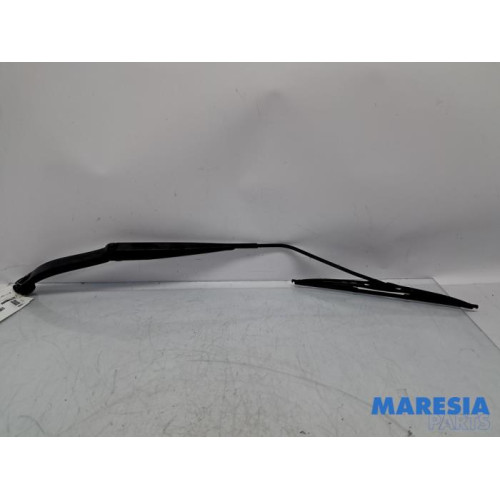 Opel - Karl - Front wiper arm