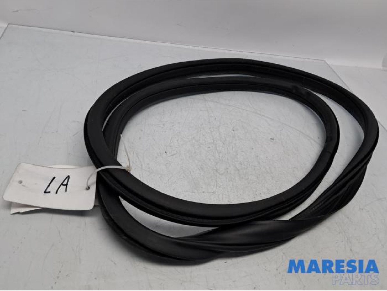 Alfa Romeo - Giulia - Rear door seal 4-door, left