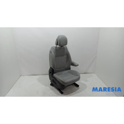 Peugeot - 5008 - Sitz rechts