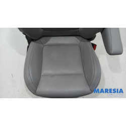 Peugeot - 5008 - Sitz rechts