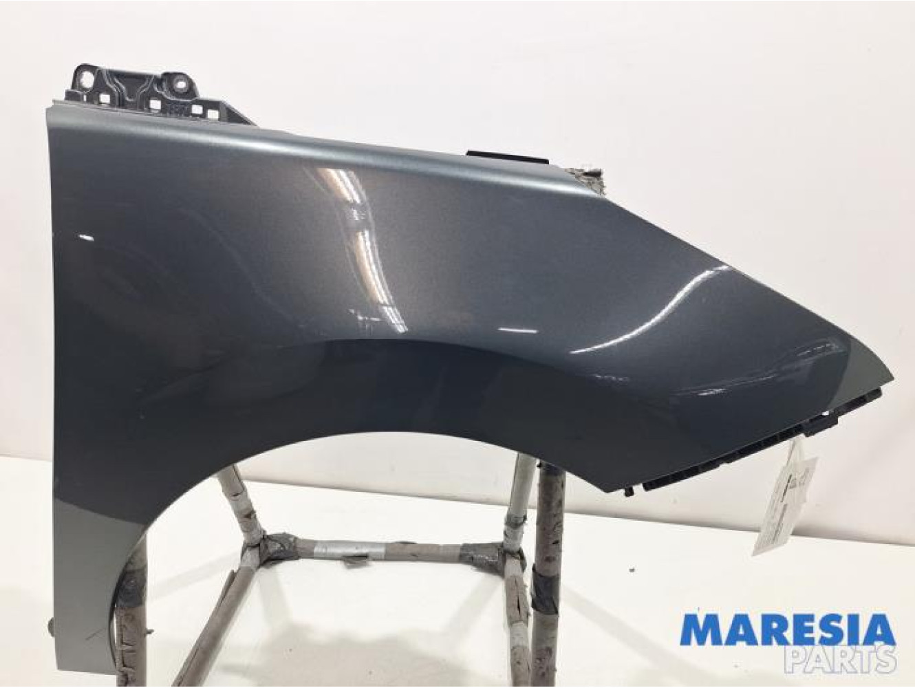 Peugeot - 5008 - Front wing, right