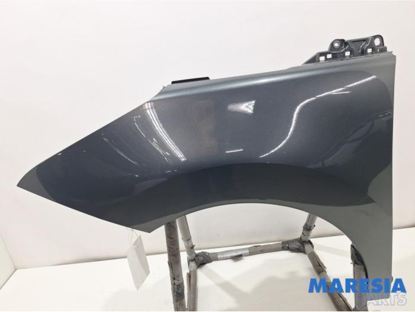 Peugeot - 5008 - Front wing, left
