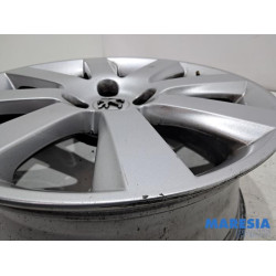 Peugeot - 5008 - Wheel