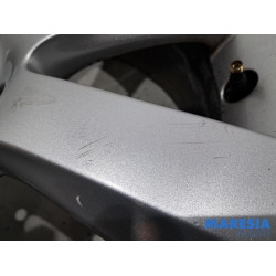 Peugeot - 5008 - Wheel