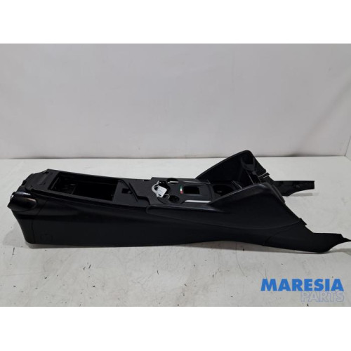Alfa Romeo - Giulia - Middle console