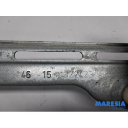 Peugeot - 308 - Rear door window mechanism 4-door, right