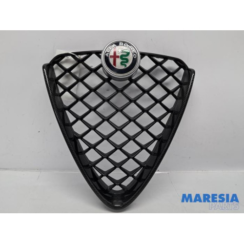 Alfa Romeo - Giulia - Calandre