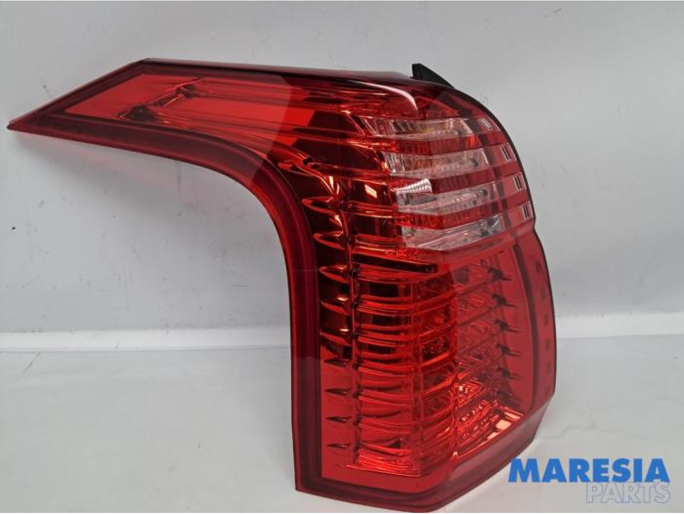 Peugeot - 5008 - Taillight, left