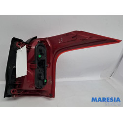 Peugeot - 5008 - Taillight, left