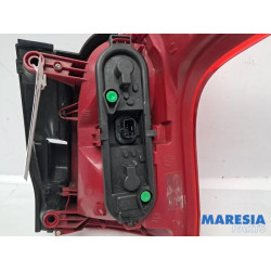 Peugeot - 5008 - Taillight, left