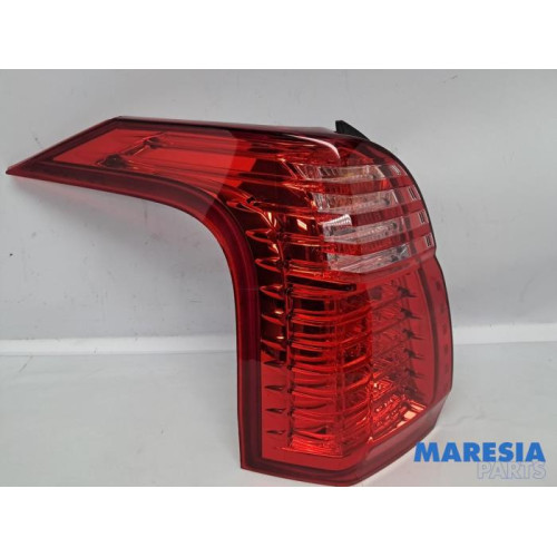 Peugeot - 5008 - Taillight, left