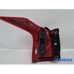 Peugeot - 5008 - Feu arrière droit