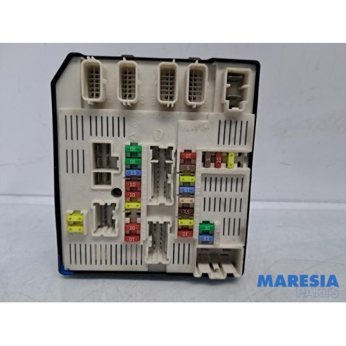 Renault - Megane - Zekeringkast