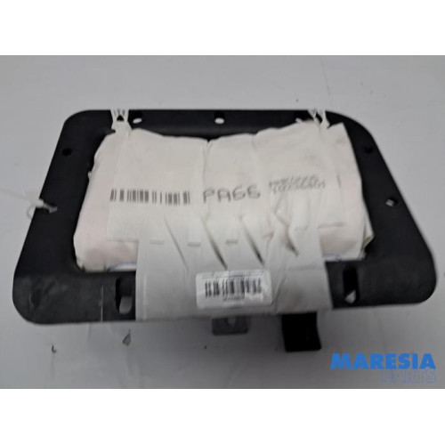 Peugeot - 5008 - Right airbag (dashboard)