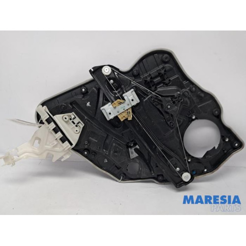 Alfa Romeo - Giulia - Rear door window mechanism 4-door, right