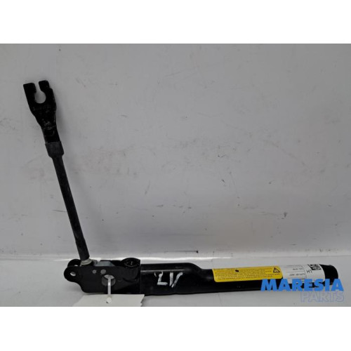 Alfa Romeo - Giulia - Gordelspanner links