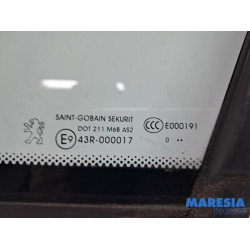 Peugeot - 5008 - Quarter light, front left