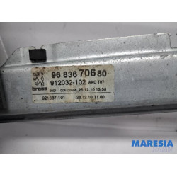 Peugeot - 5008 - Mécanique vitre 4portes arrière droite