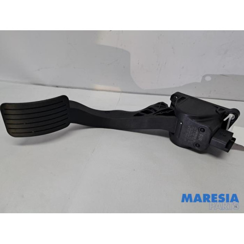 Peugeot - 5008 - Accelerator pedal