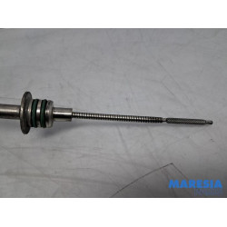 Alfa Romeo - Giulia - Oil dipstick