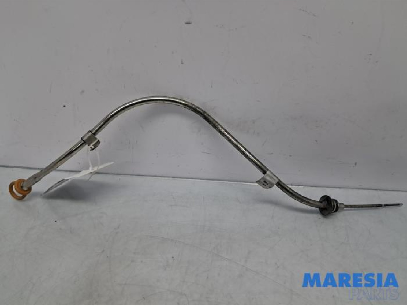 Alfa Romeo - Giulia - Oil dipstick