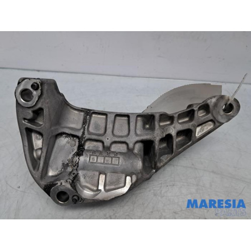 Alfa Romeo - Giulia - Motorsteun