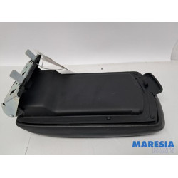 Peugeot - 308 - Armrest