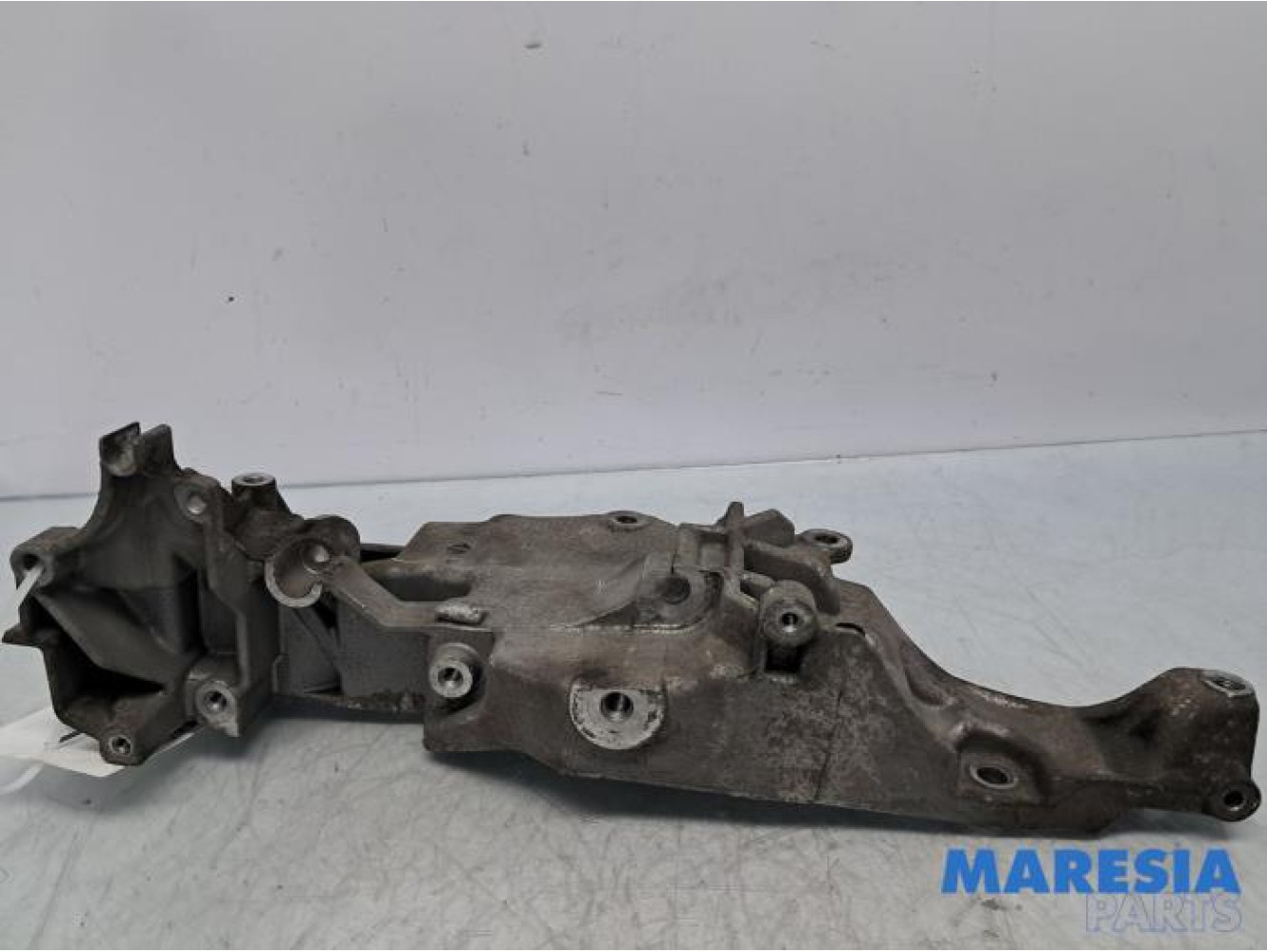 Peugeot - Boxer - Alternator upper bracket