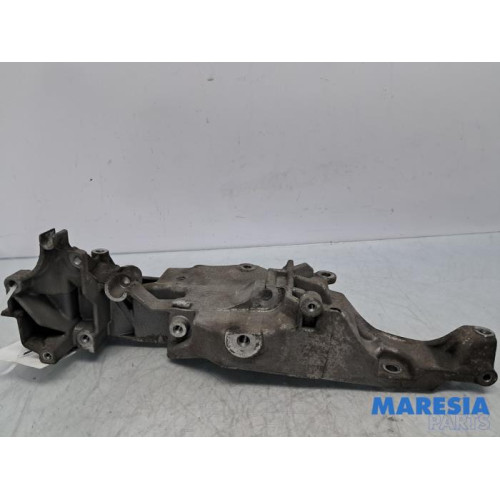 Peugeot - Boxer - Alternator upper bracket