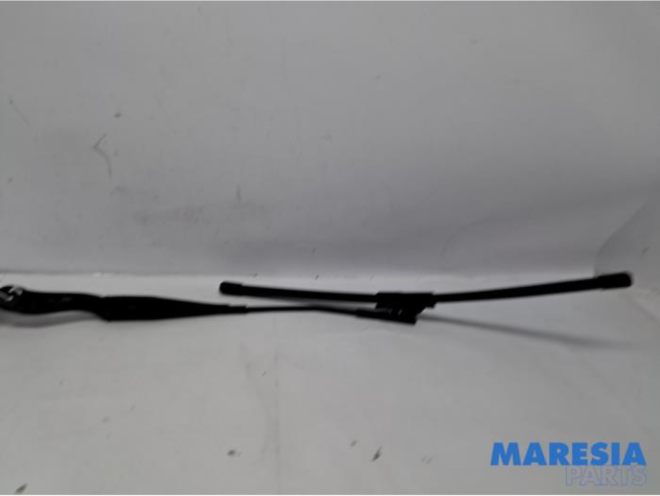 Alfa Romeo - Brera - Front wiper arm